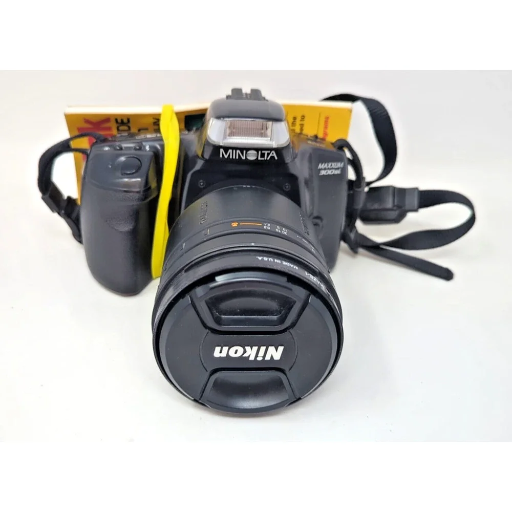 Minolta Maxxum 300si 35mm Film Camera with tamron aspherical LD 28-200mm lens